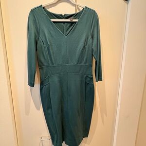 Ann Taylor Green Sheath Dress V-Neck 3/4 Sleeve